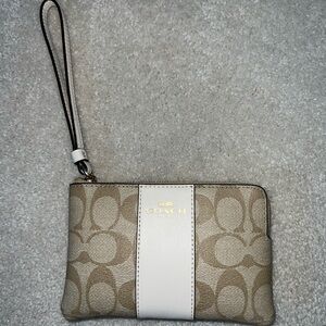 Authentic Coach Tan and White Wristlet NWT